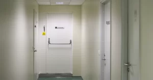 Cuáles son las partes de una puerta